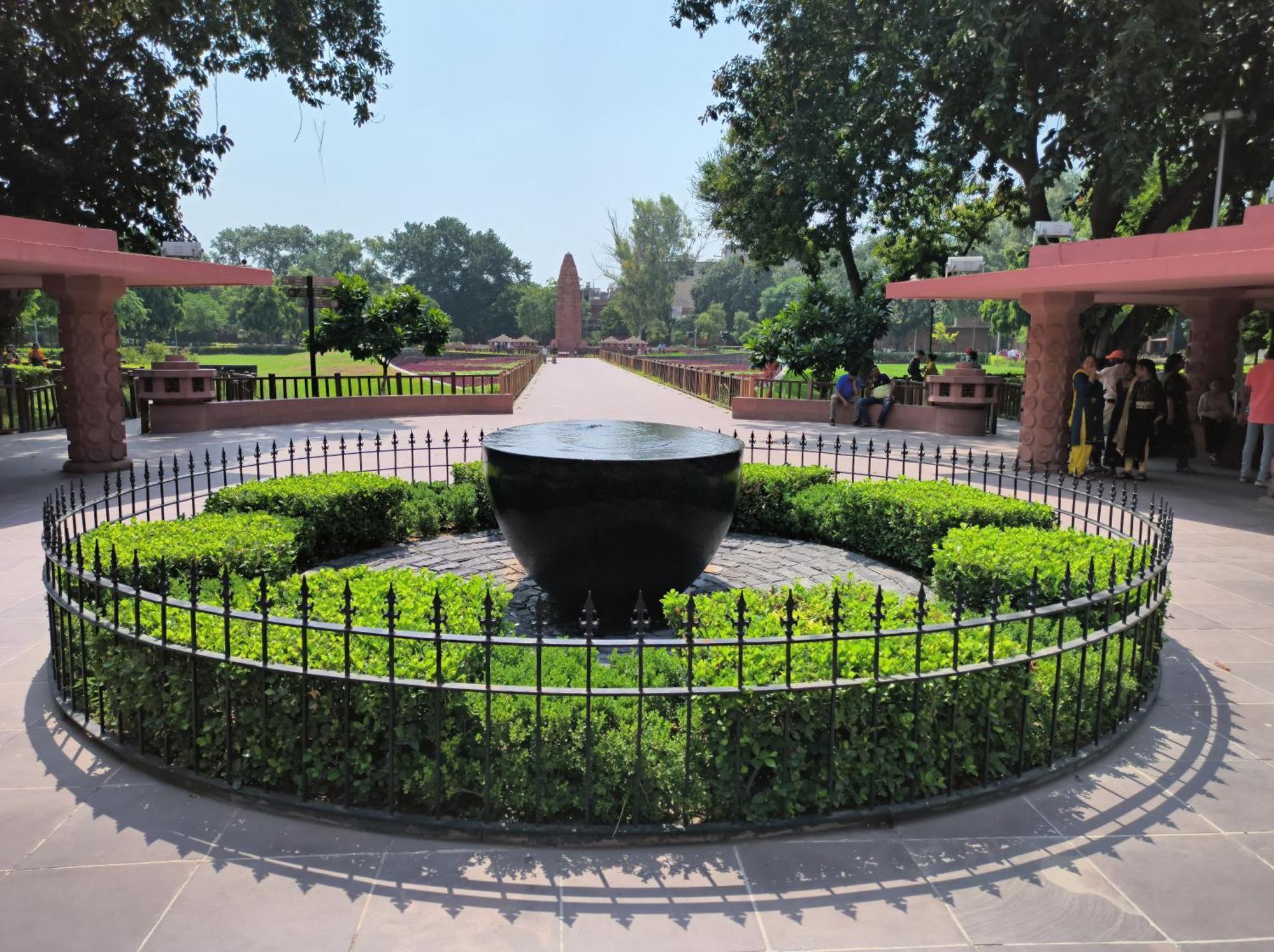 Courtyard By Marriott Amritsar Hotel Ngoại thất bức ảnh The Eternal Flame at the National War Memorial