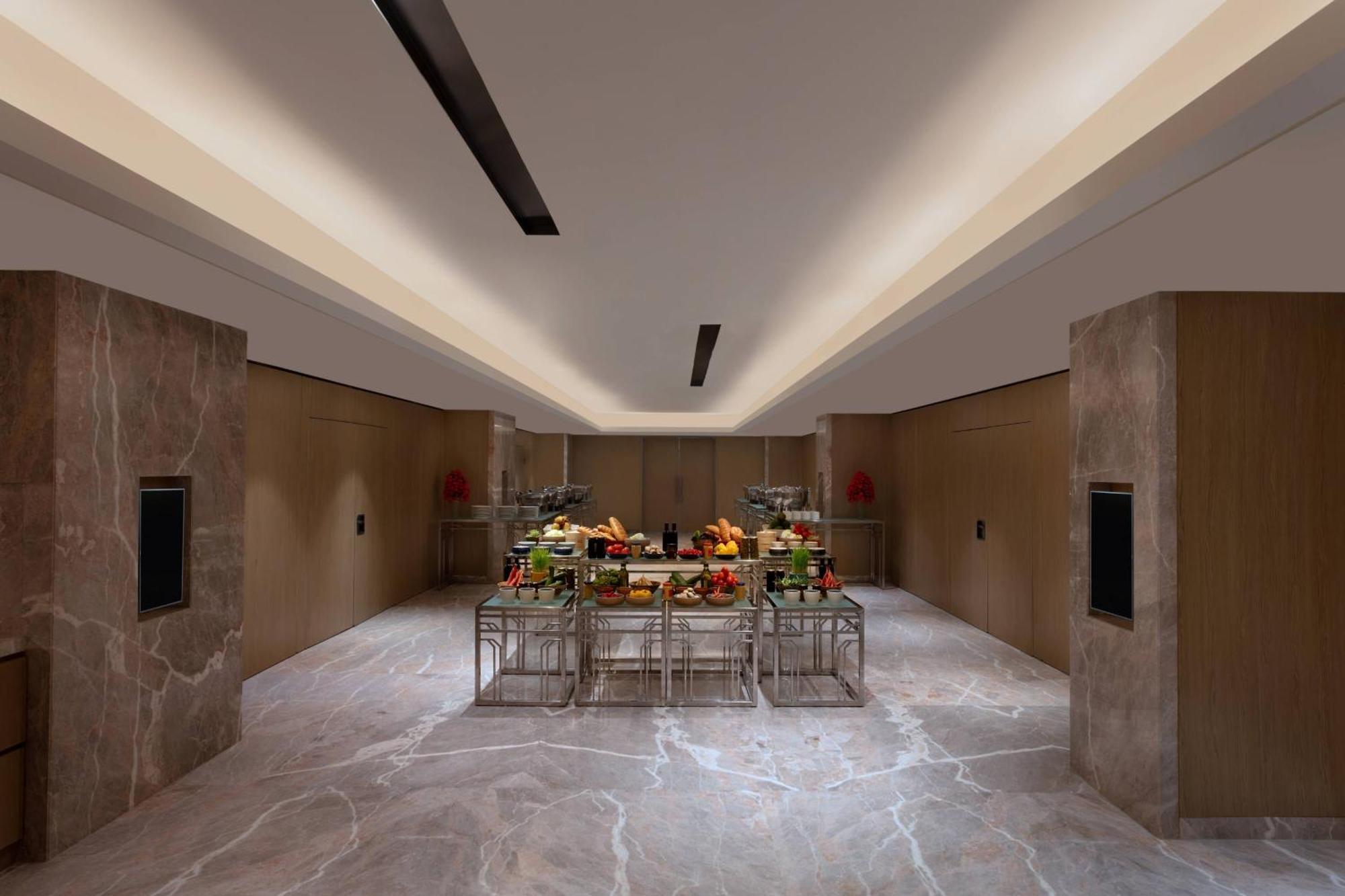 Courtyard By Marriott Amritsar Hotel Ngoại thất bức ảnh The Club at the Ritz-Carlton, Dubai
