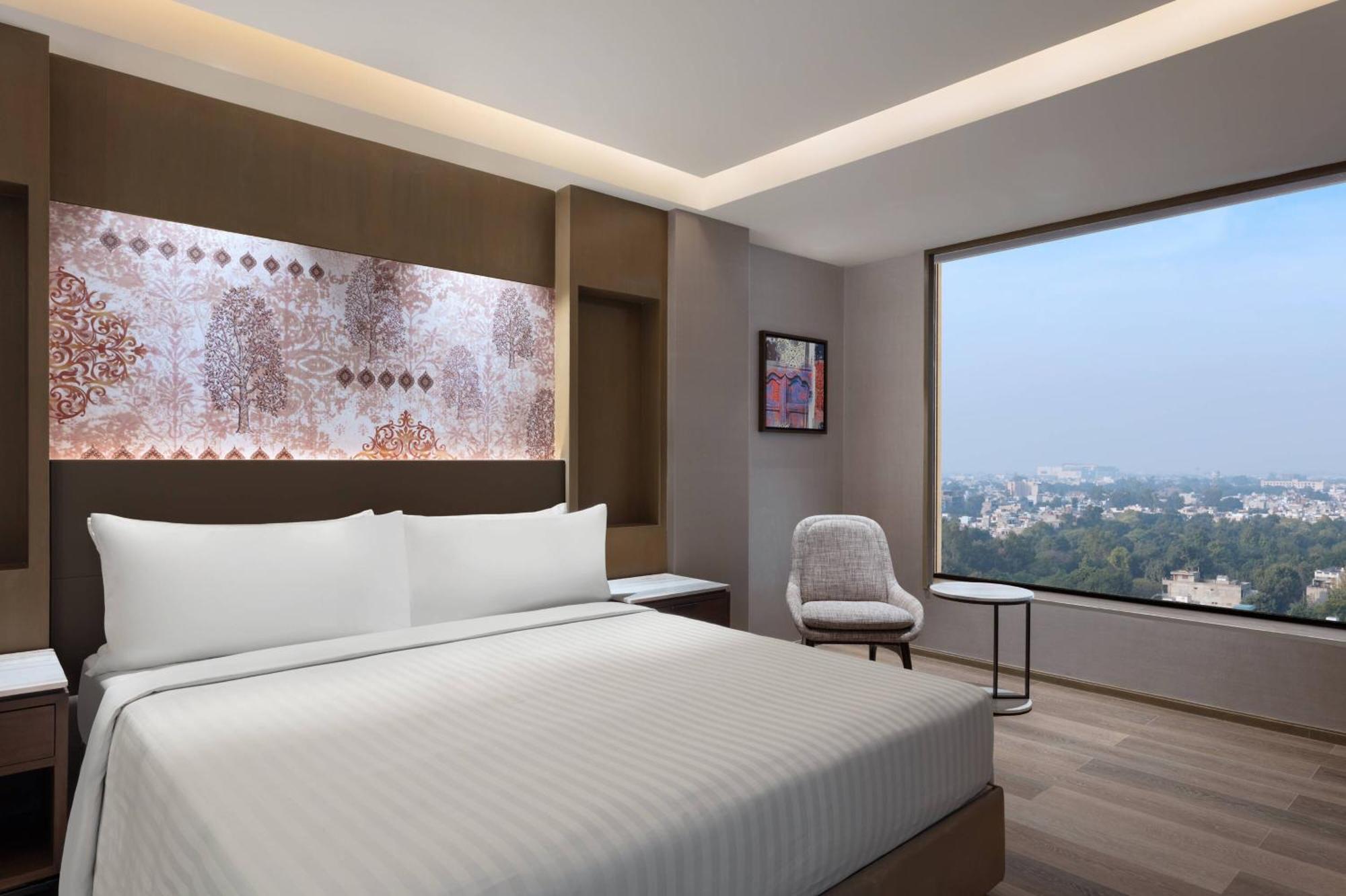 Courtyard By Marriott Amritsar Hotel Ngoại thất bức ảnh A guest room at the hotel