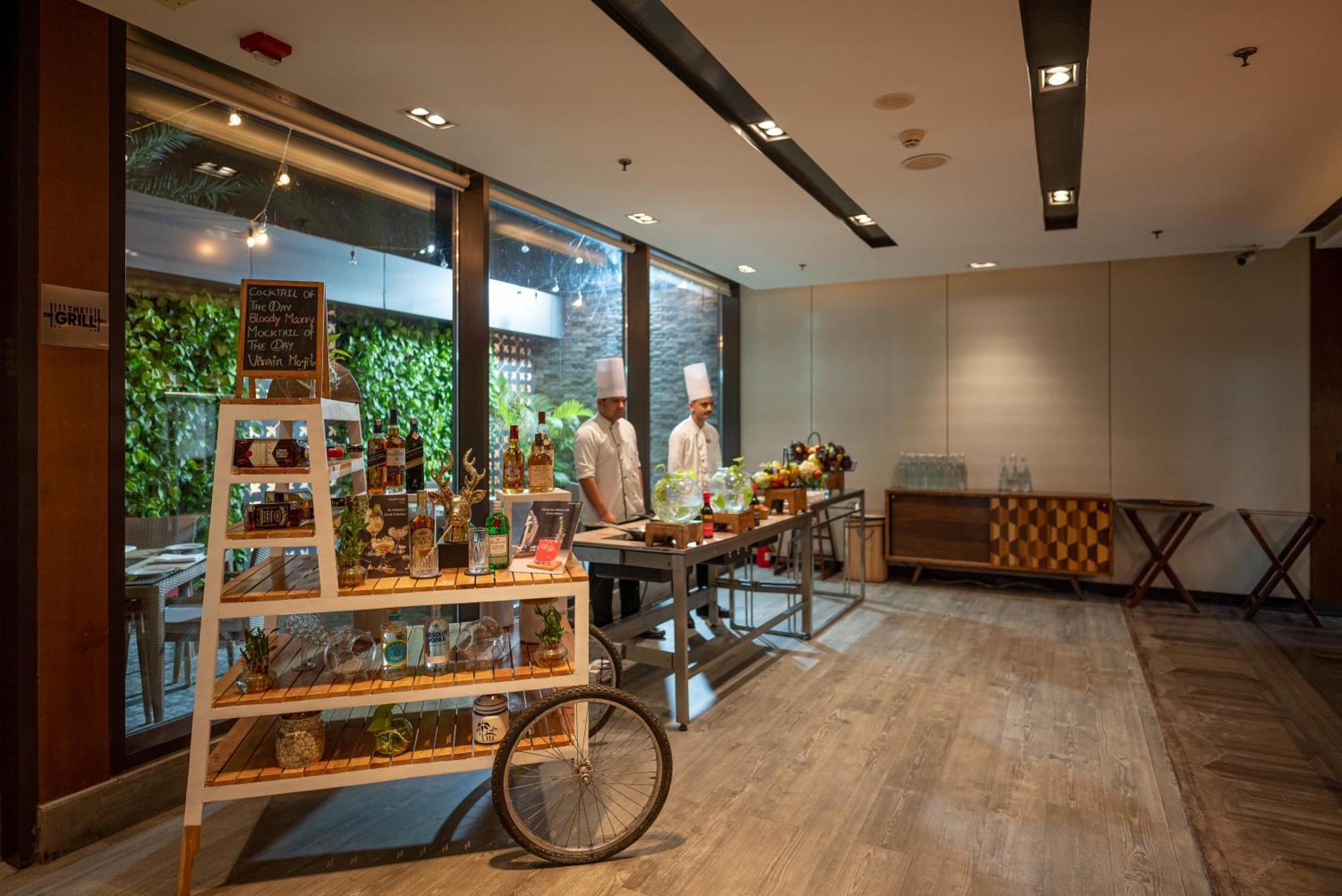 Courtyard By Marriott Amritsar Hotel Ngoại thất bức ảnh The interior of the restaurant